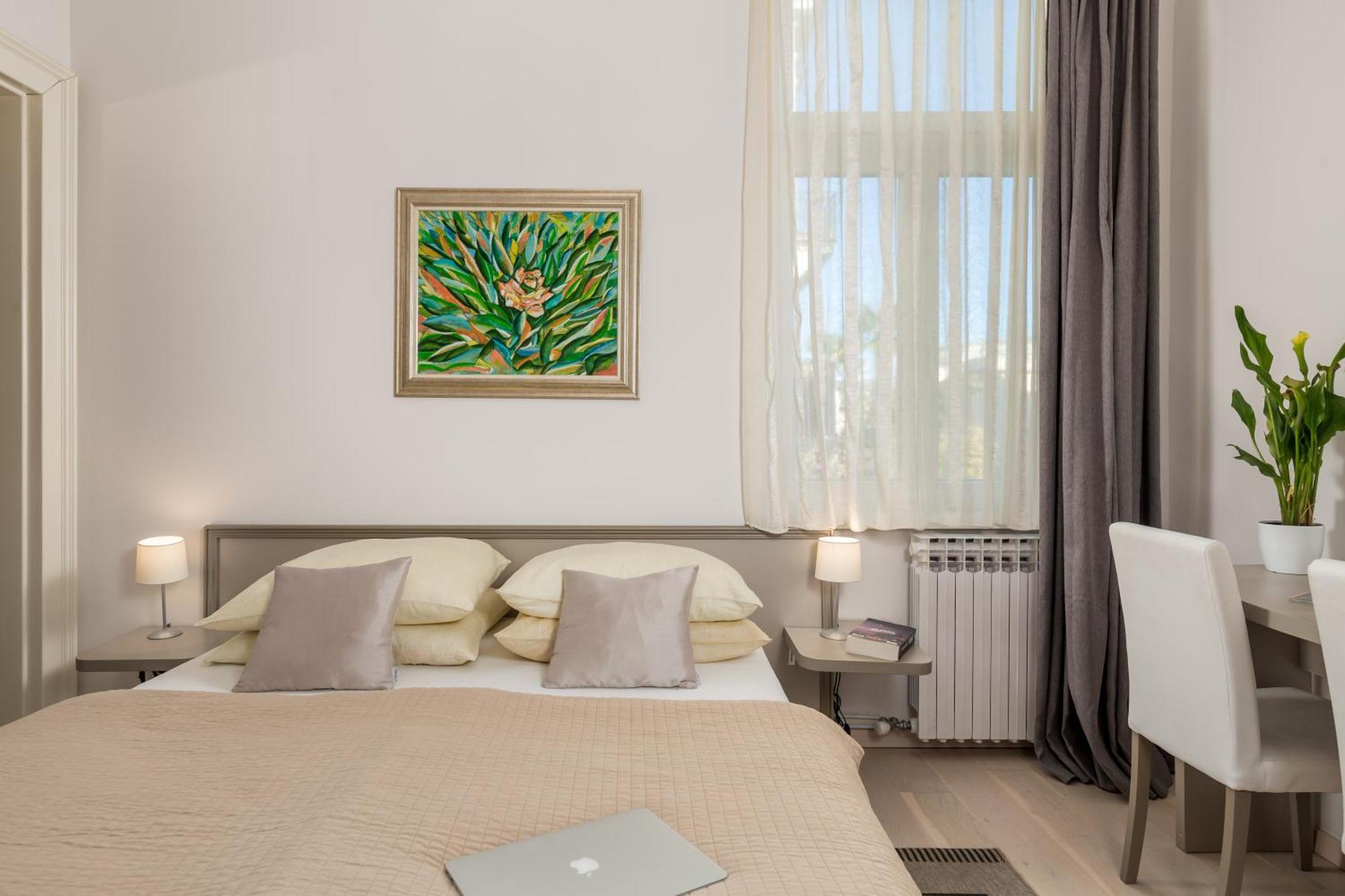 Villa Sokol Apartments Opatija Center Room photo